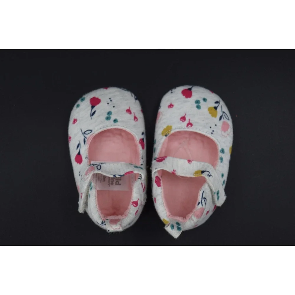 Child of Mine Mary Jane Crib Shoes Baby Girl 0-3M Gray Floral Soft Sole Shoes